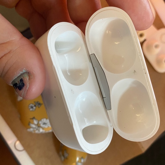 iPod Pro - Picture 2 of 3